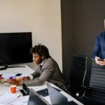 Jak dodać znajomość języków na LinkedIn