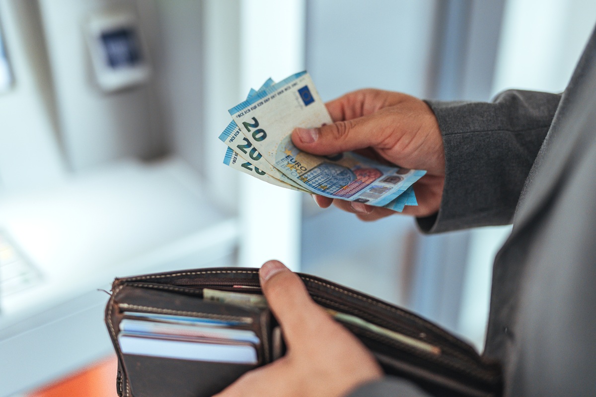 Pochodzenie pieniędzy