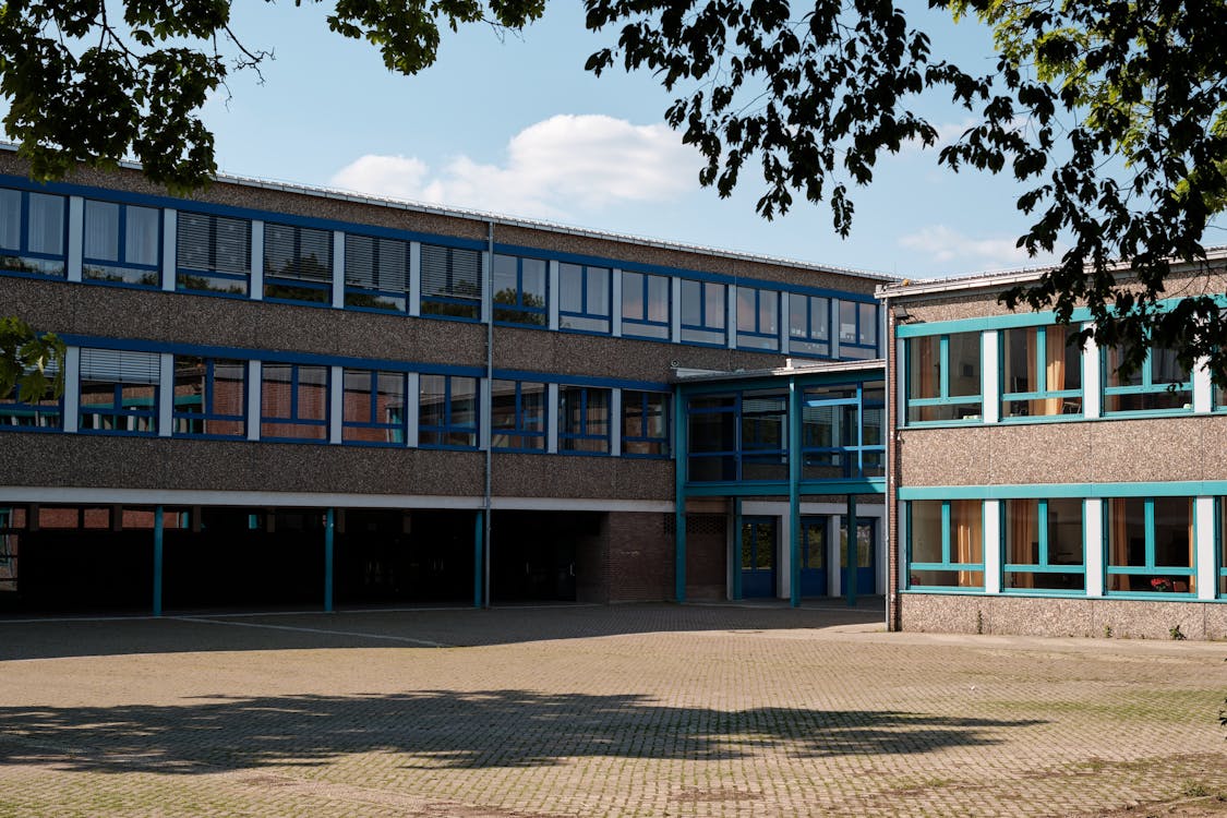 średnie zarobki geodety po technikum