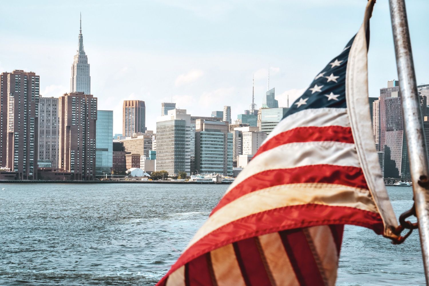 Wysyłka do USA – jak bezpiecznie nadać paczkę za ocean?